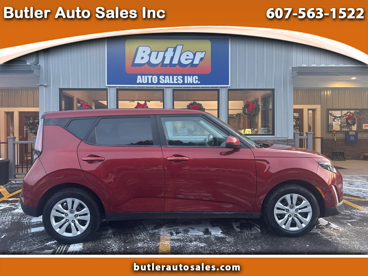 2023 Kia Soul LX's photo