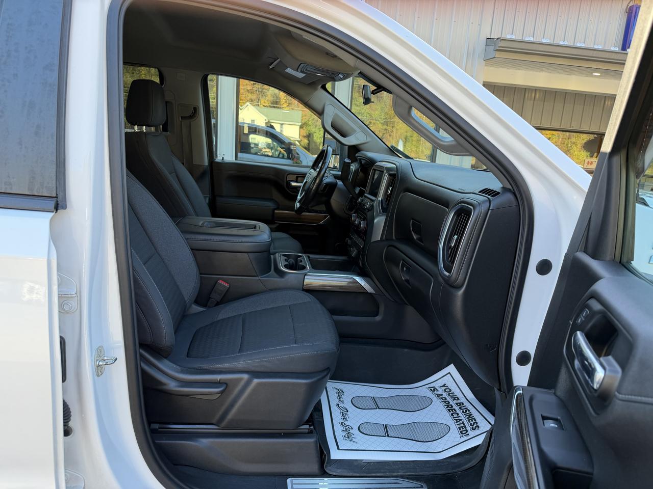 Chevrolet Silverado 1500 RST Crew Cab Long Box 4WD 2020