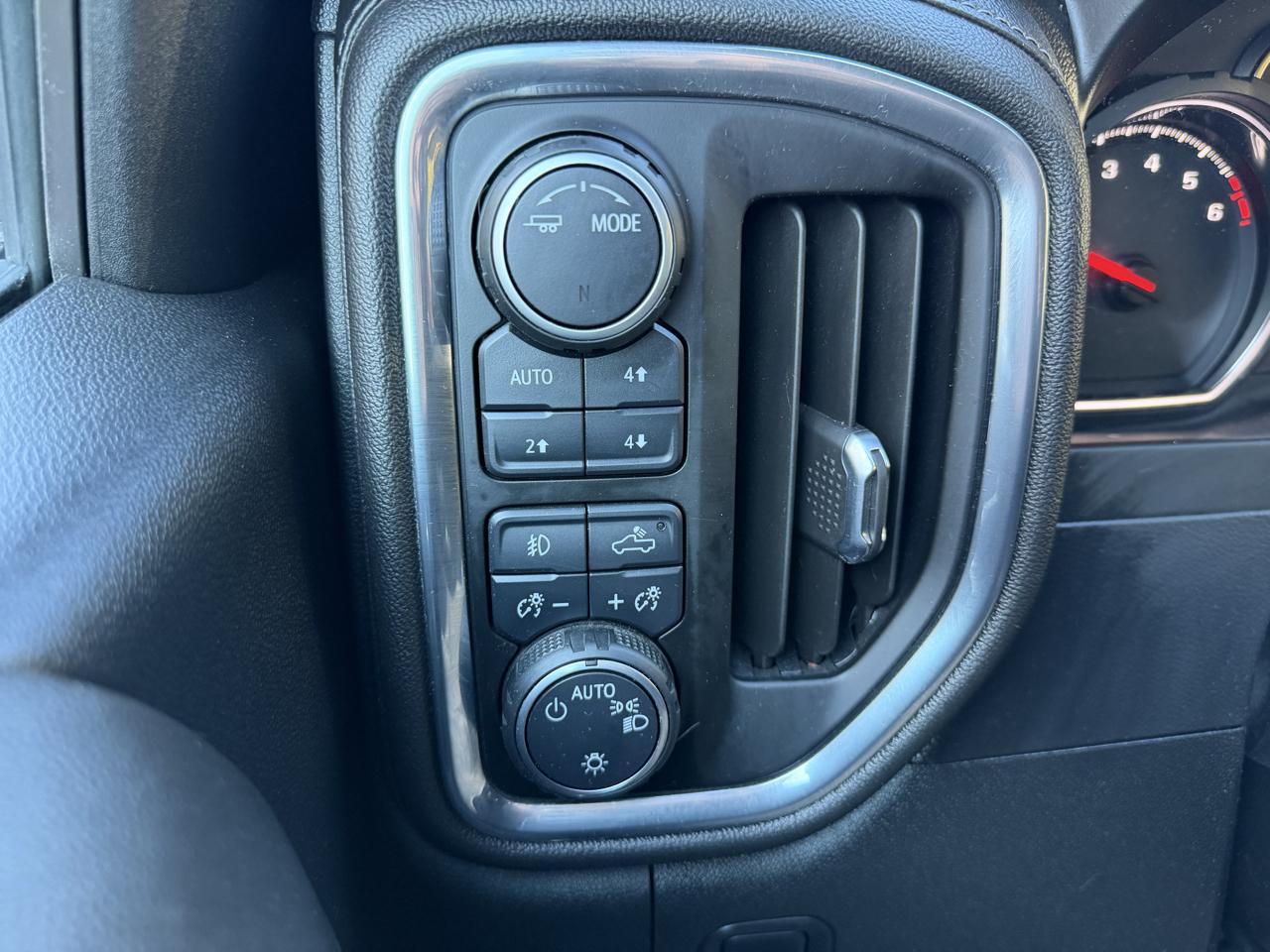 Chevrolet Silverado 1500 RST Crew Cab Long Box 4WD 2020