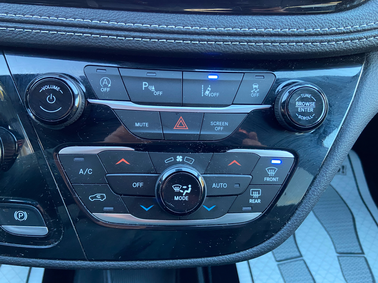 Chrysler Pacifica Touring L AWD 2024