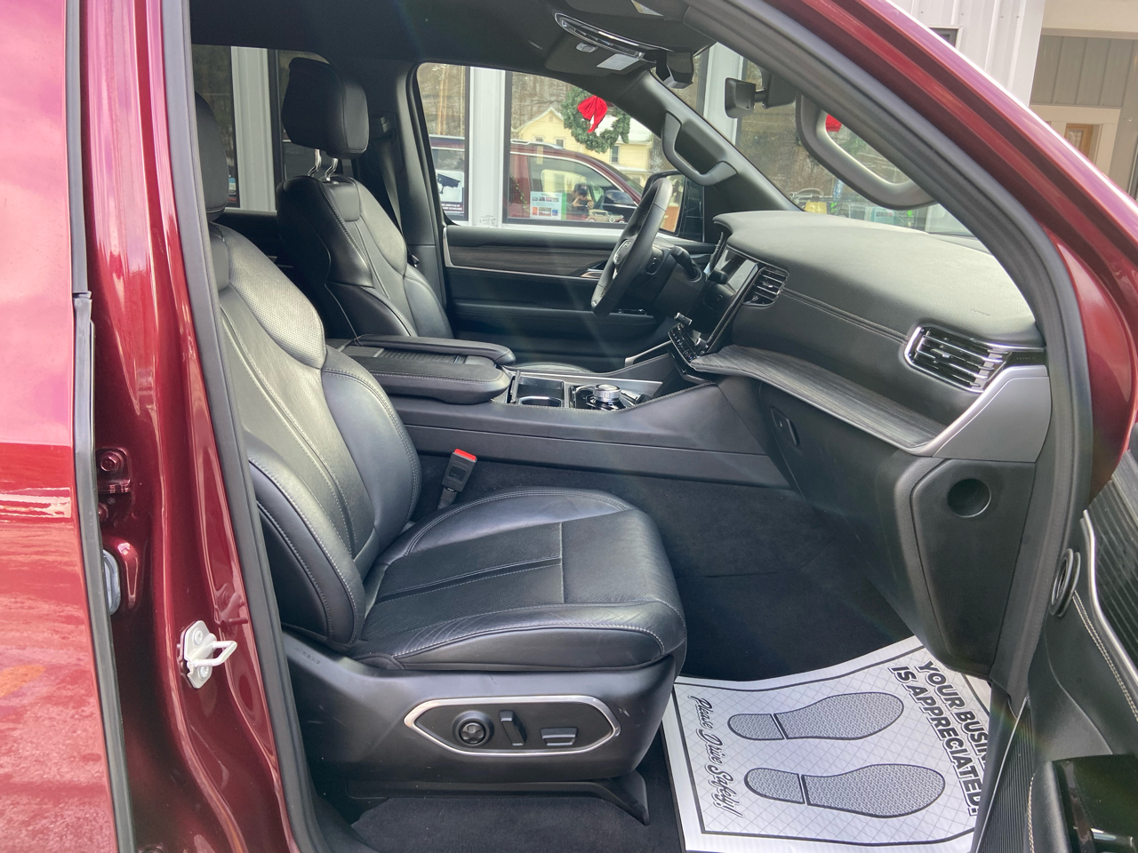 Jeep Wagoneer L Series II 4WD 2024