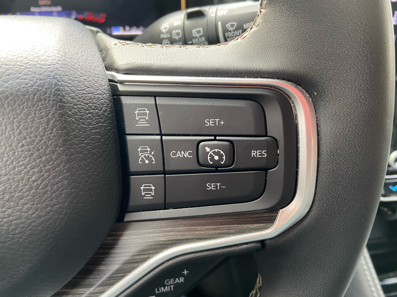 Jeep Wagoneer L Series II 4WD 2024