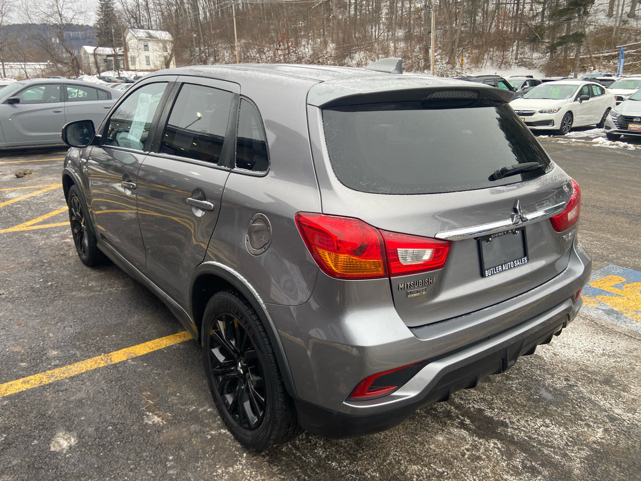 Mitsubishi Outlander Sport 2.0 ES 4WD CVT 2018