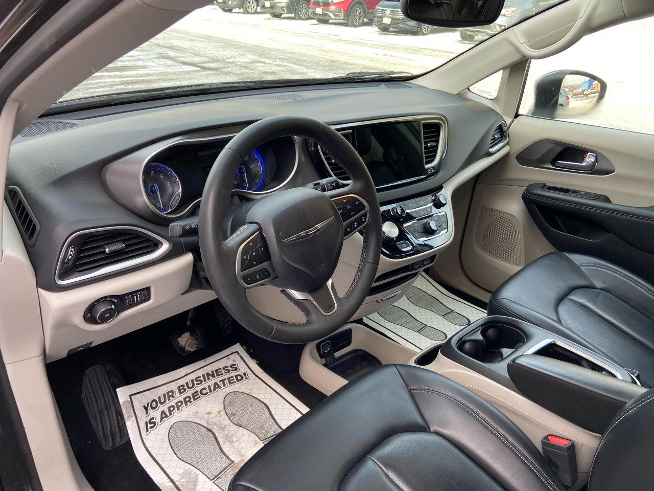 Chrysler Pacifica Touring L 2023