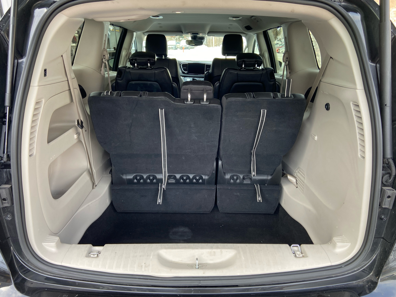 Chrysler Pacifica Touring L 2023