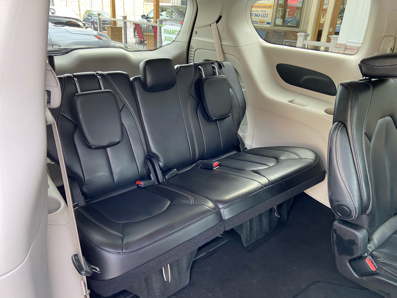 Chrysler Pacifica Touring L 2023