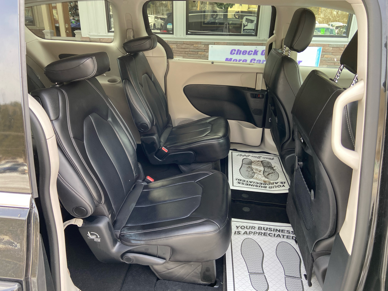 Chrysler Pacifica Touring L 2023