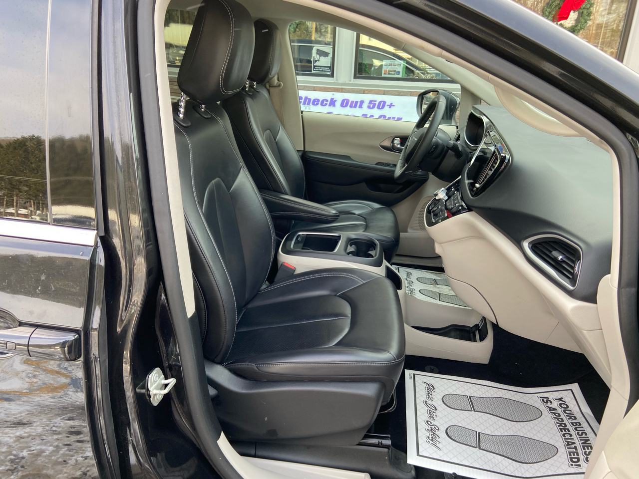 Chrysler Pacifica Touring L 2023