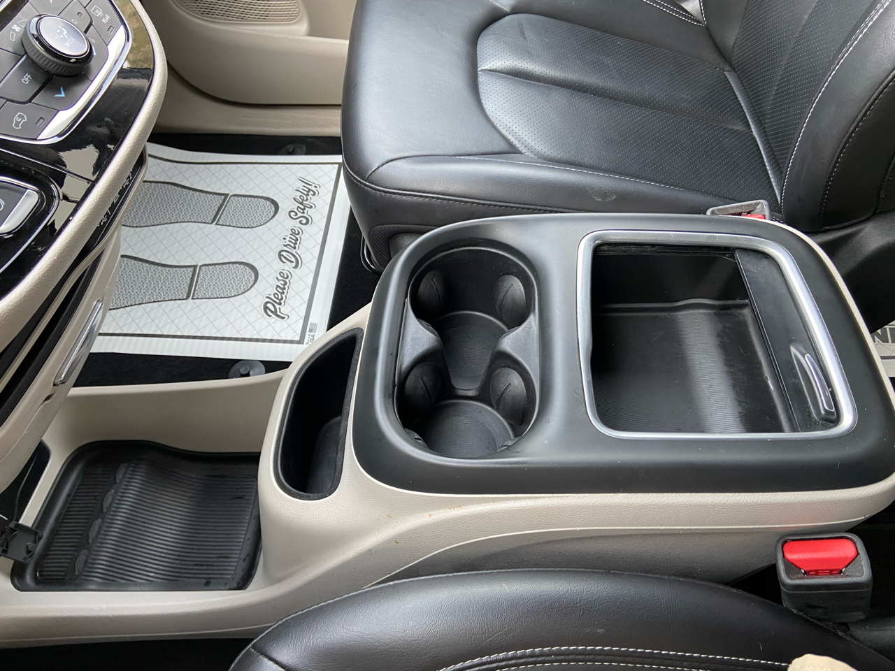 Chrysler Pacifica Touring L 2023