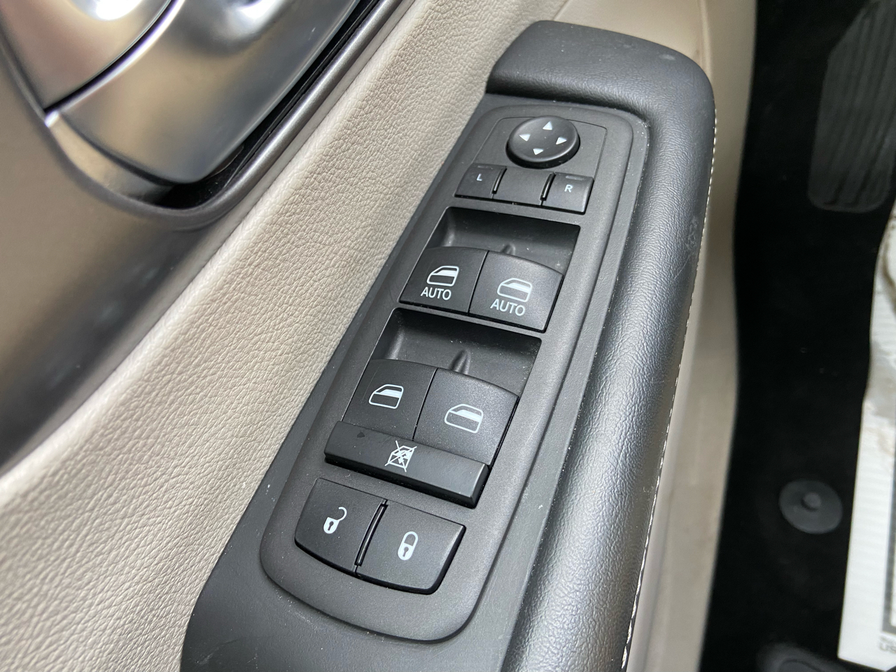 Chrysler Pacifica Touring L 2023