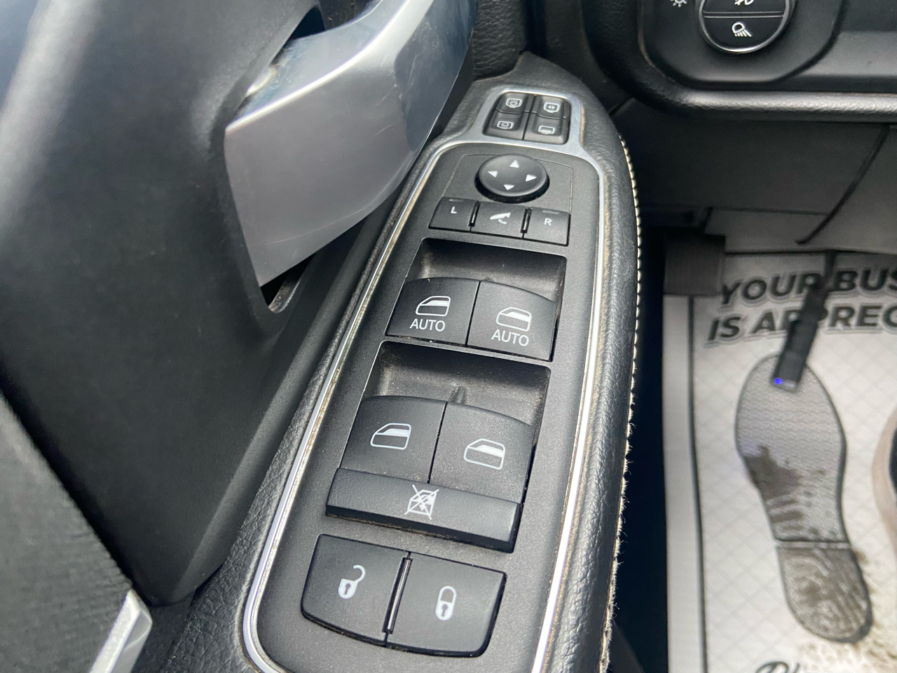 RAM 2500 Tradesman Crew Cab SWB 4WD 2024