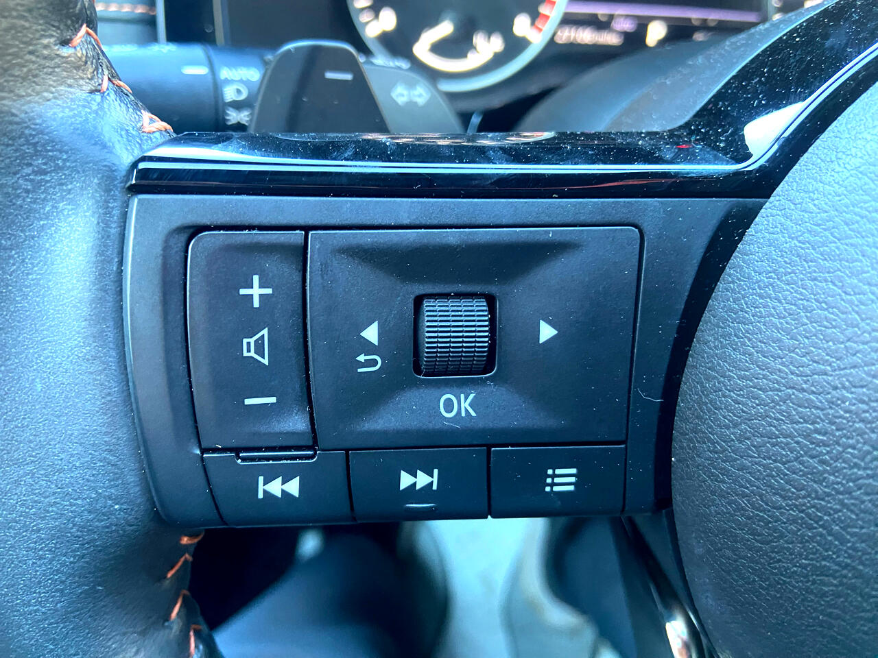 Nissan Pathfinder SV 4WD 2023