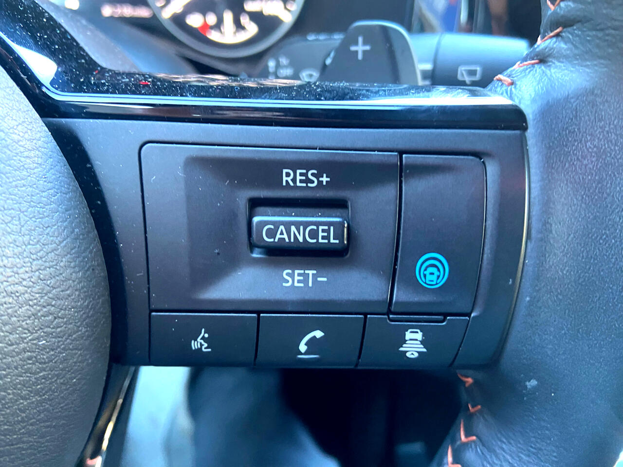 Nissan Pathfinder SV 4WD 2023