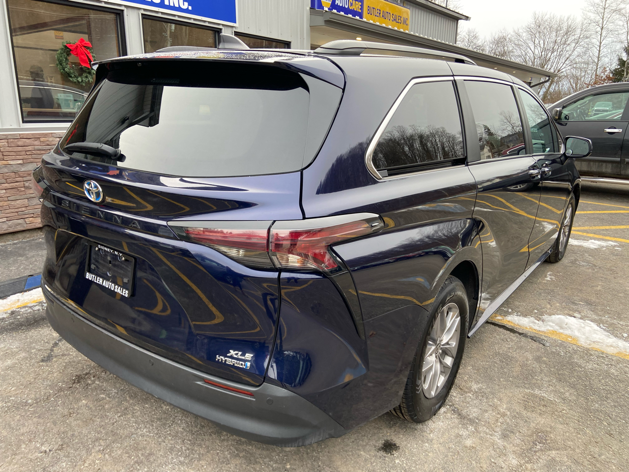 Toyota Sienna XLE 7-Passenger 2024