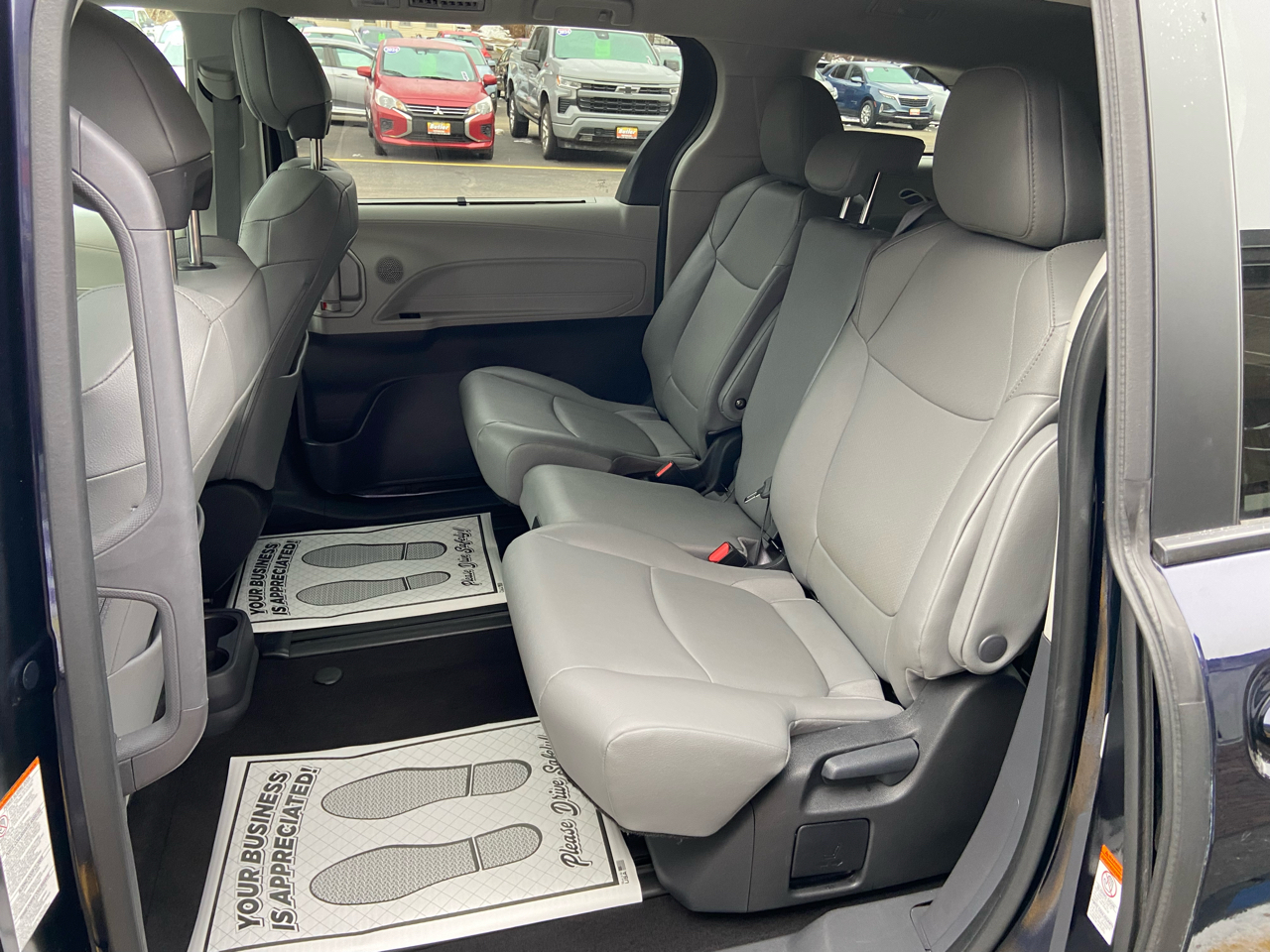 Toyota Sienna XLE 7-Passenger 2024
