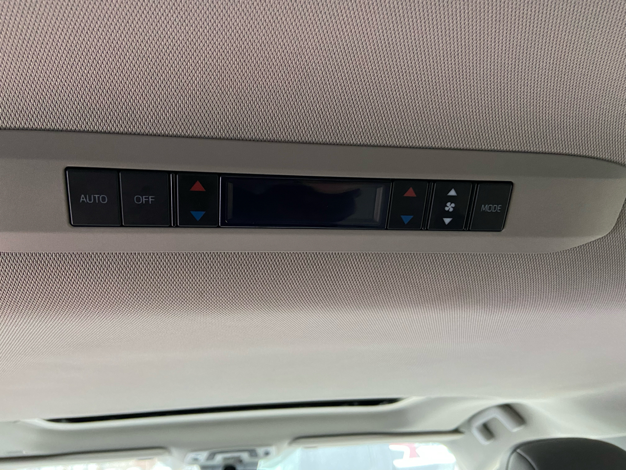 Toyota Sienna XLE 7-Passenger 2024