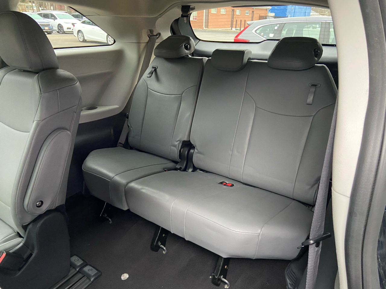 Toyota Sienna XLE 7-Passenger 2024