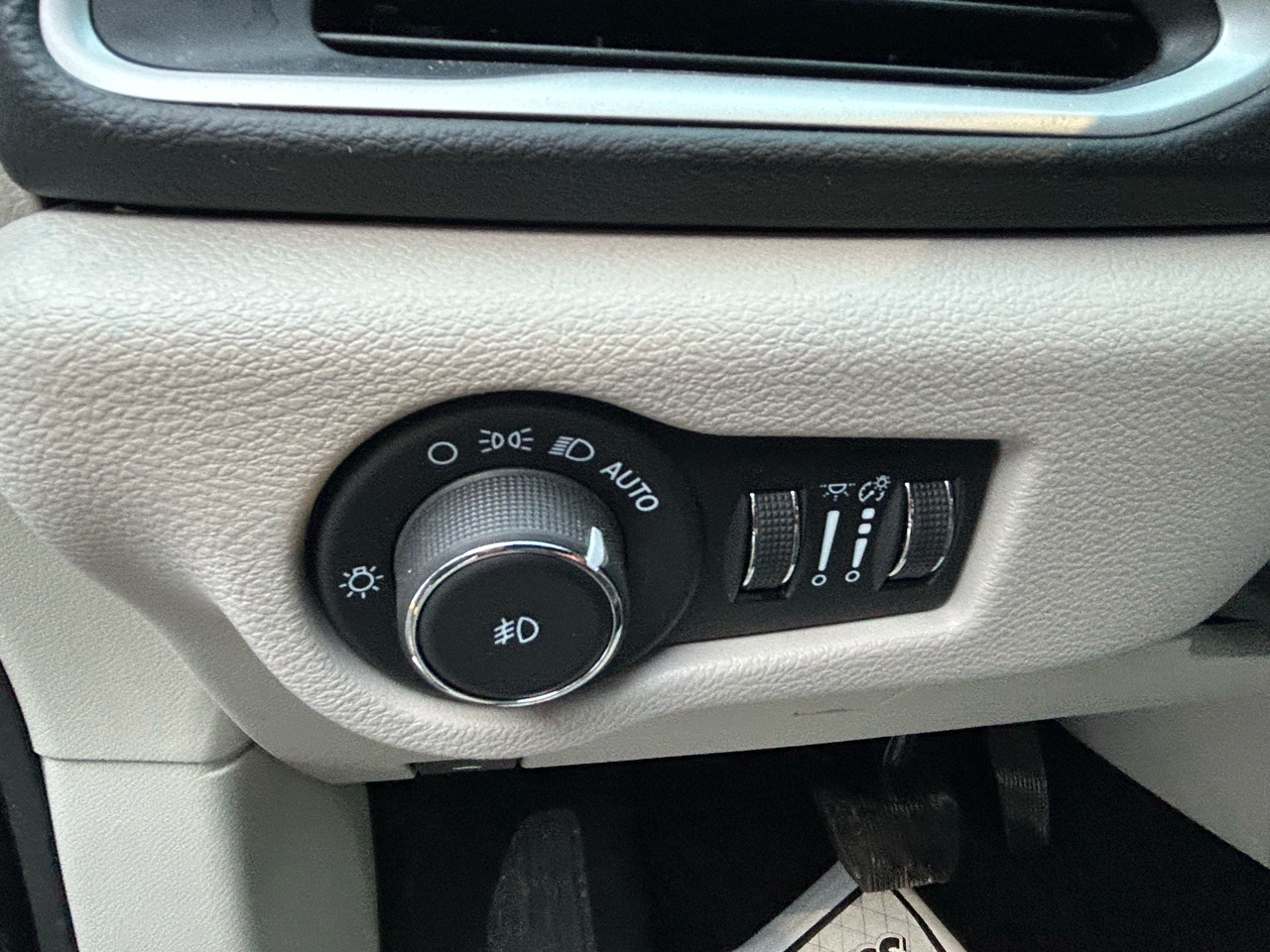 Chrysler Pacifica Touring L 2023