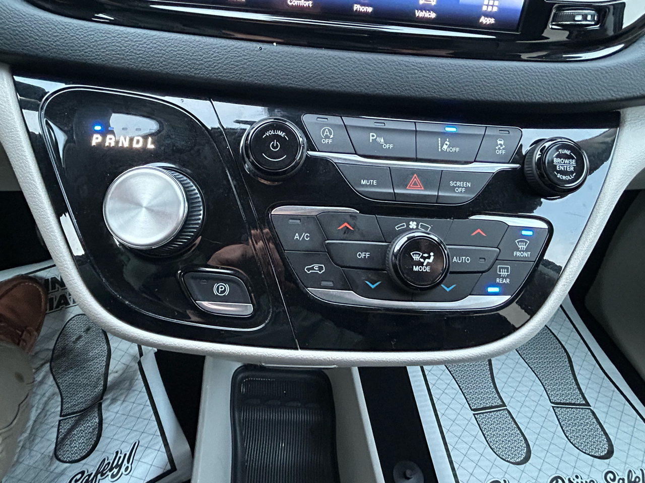 Chrysler Pacifica Touring L 2023