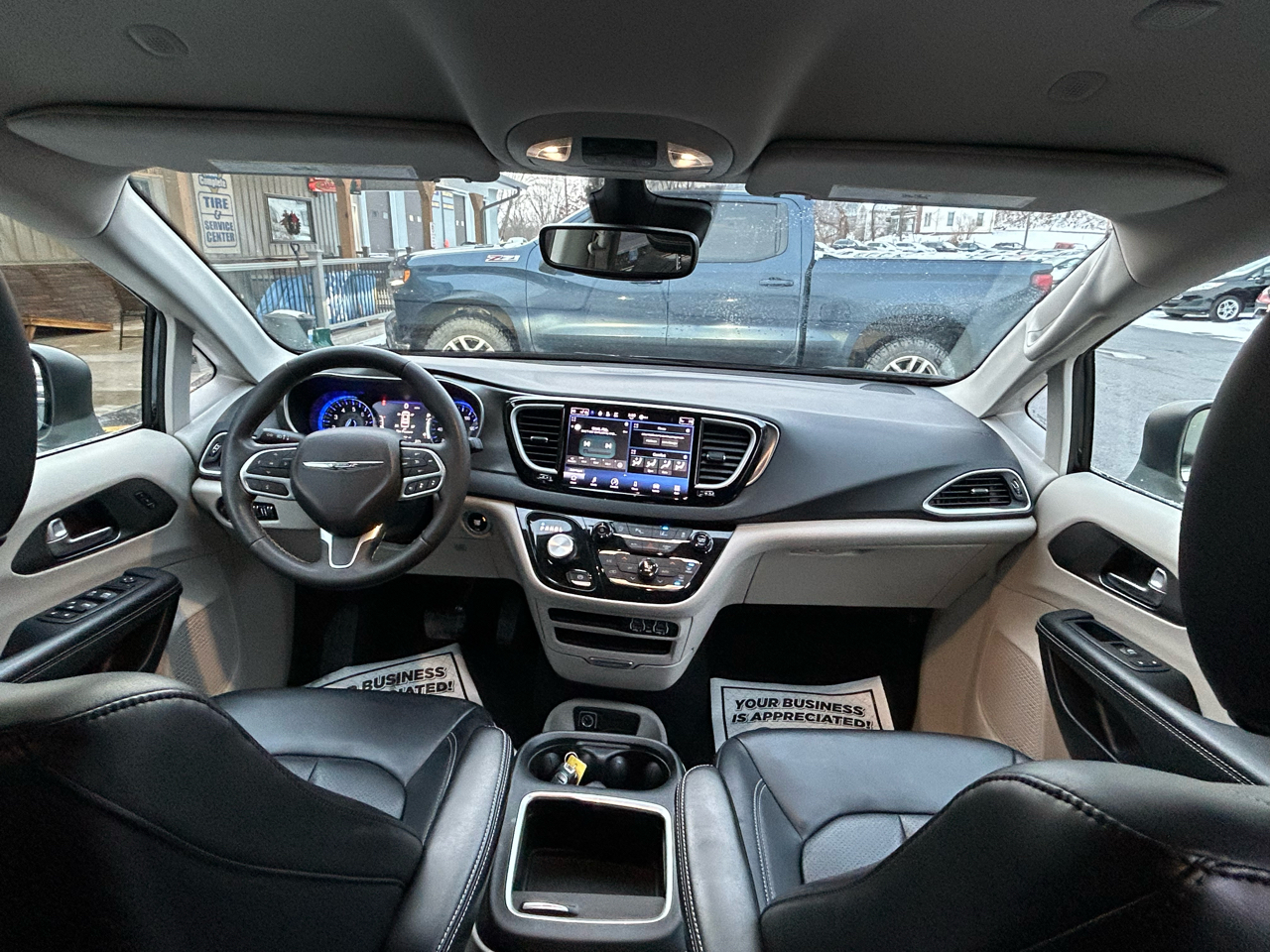 Chrysler Pacifica Touring L 2023