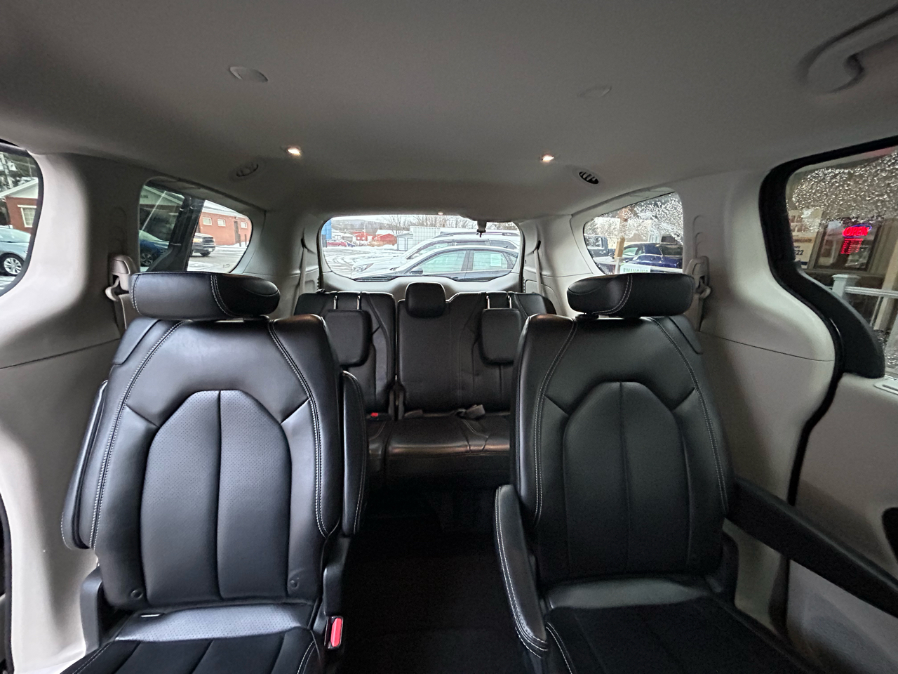 Chrysler Pacifica Touring L 2023