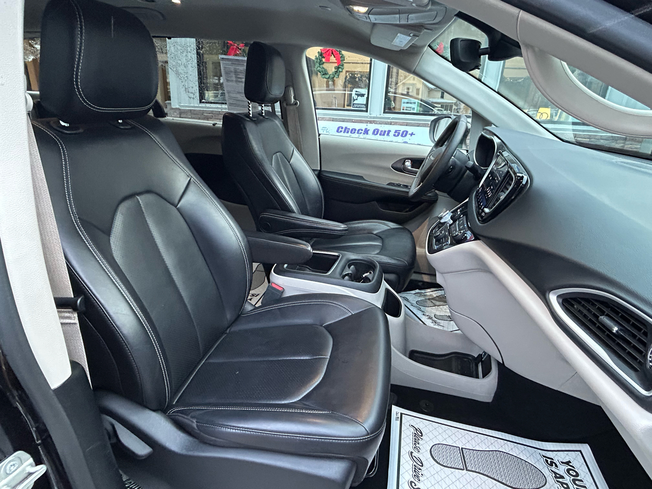 Chrysler Pacifica Touring L 2023