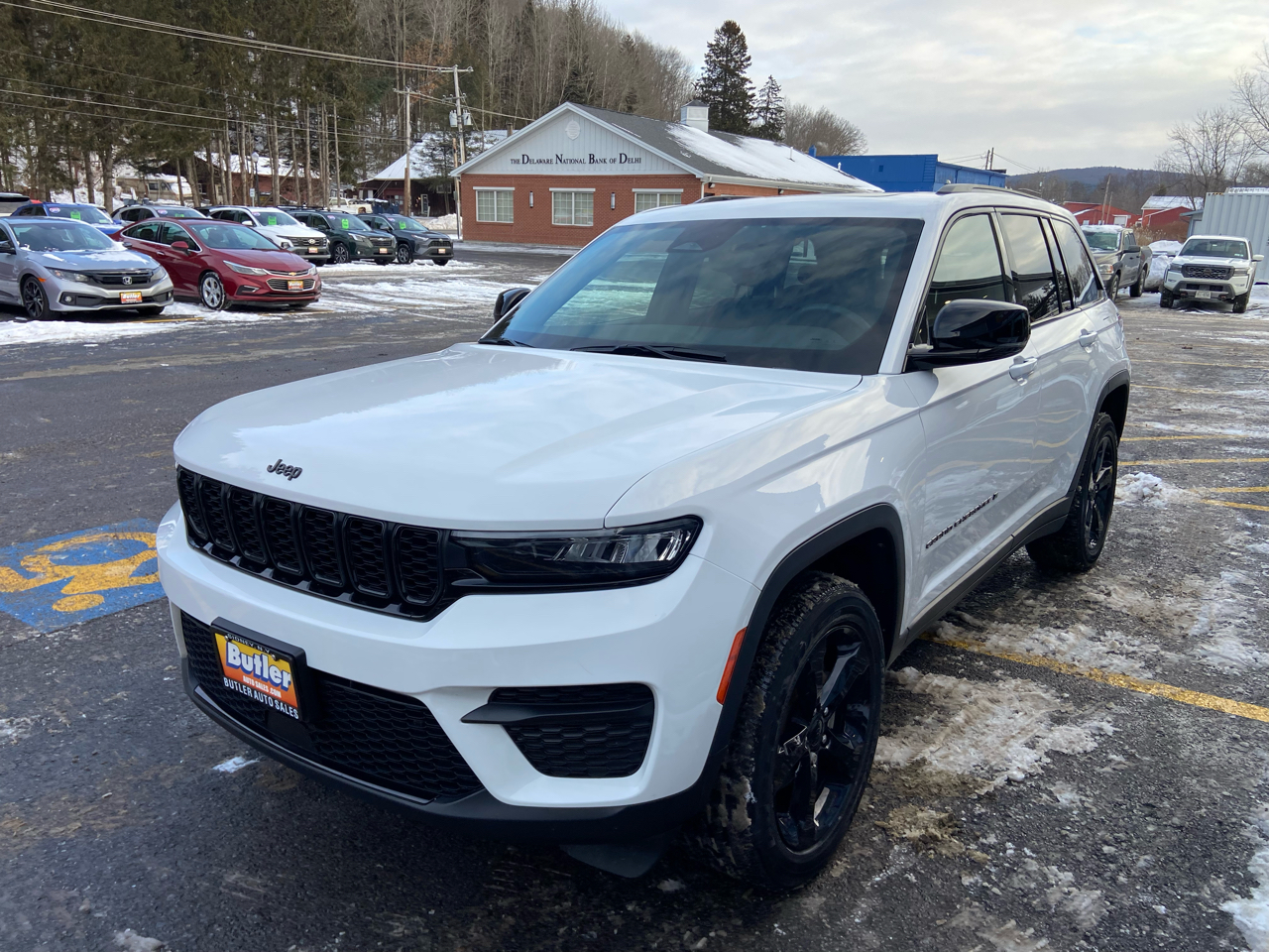 Jeep Grand Cherokee Laredo 4WD 2023