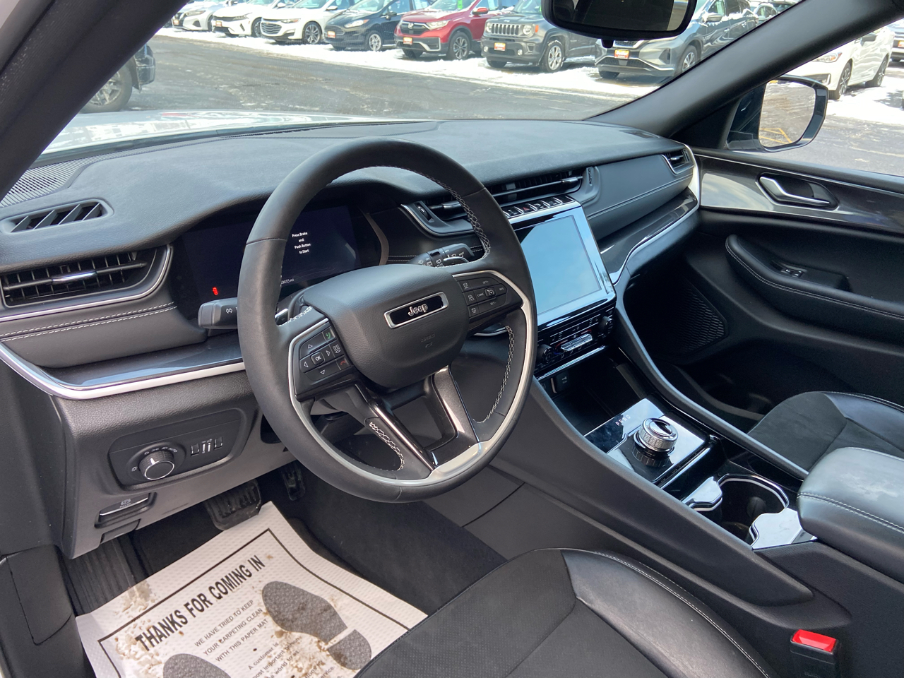 Jeep Grand Cherokee Laredo 4WD 2023