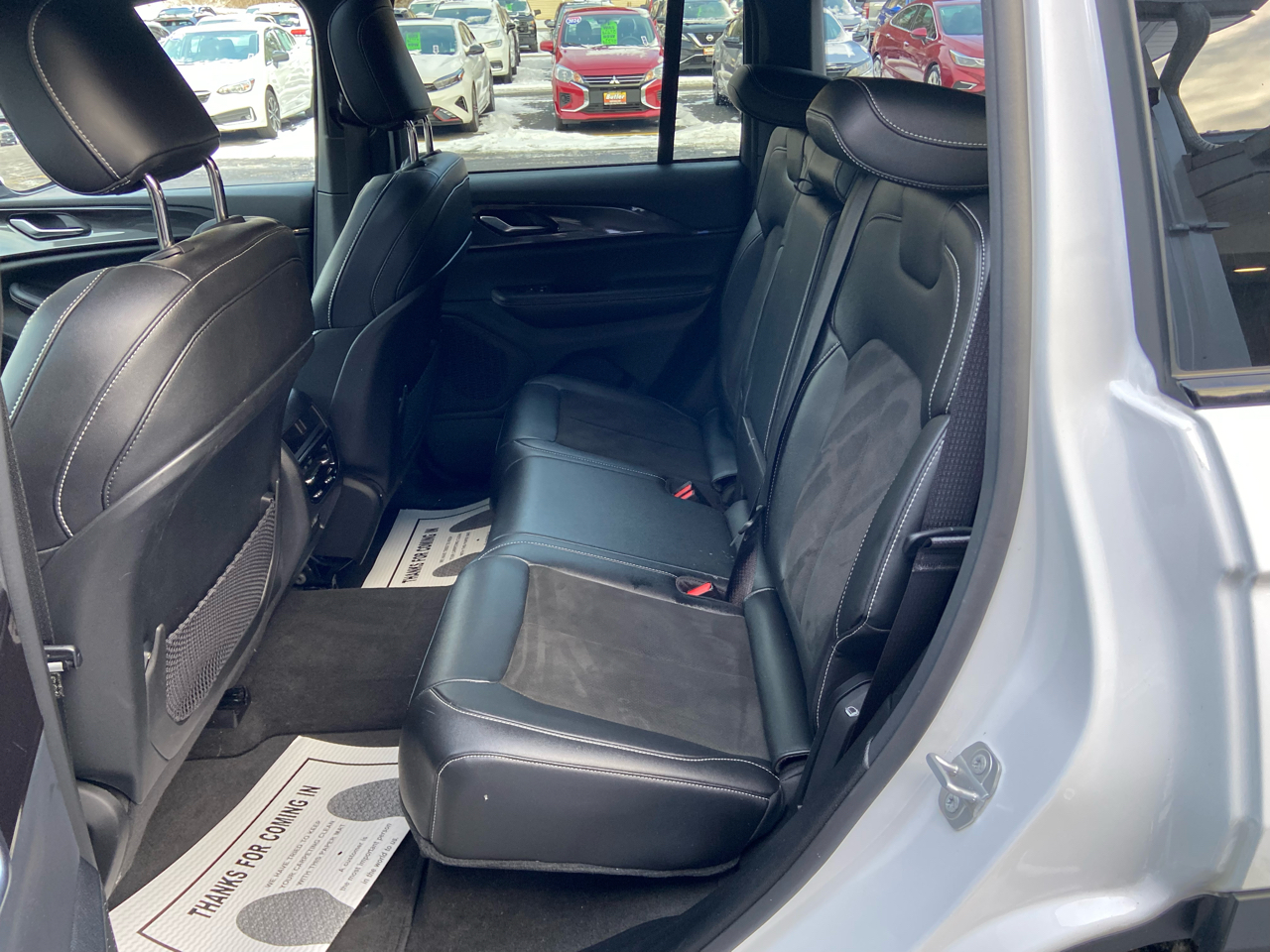 Jeep Grand Cherokee Laredo 4WD 2023