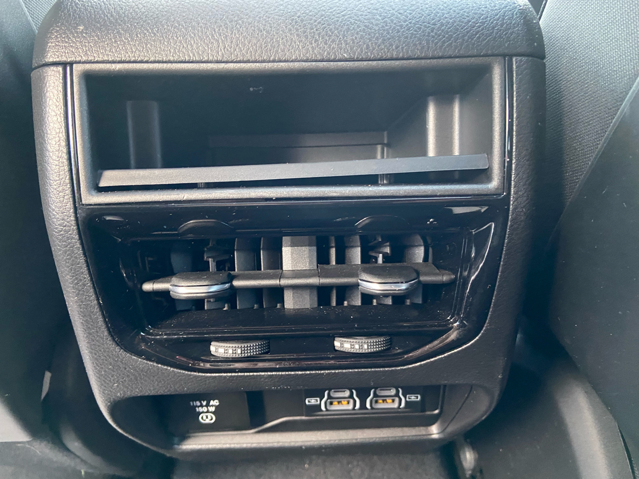 Jeep Grand Cherokee Laredo 4WD 2023