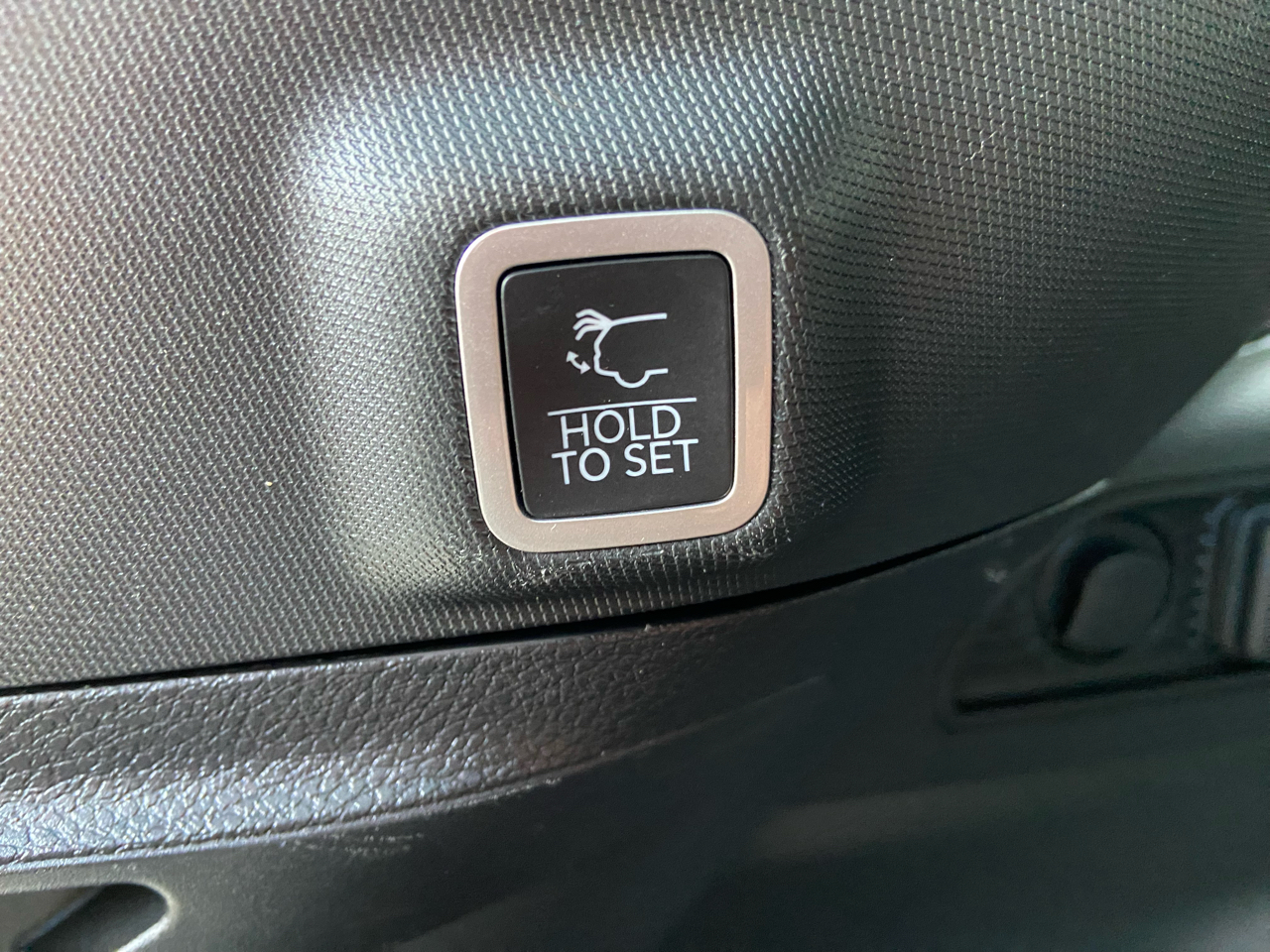 Jeep Grand Cherokee Laredo 4WD 2023