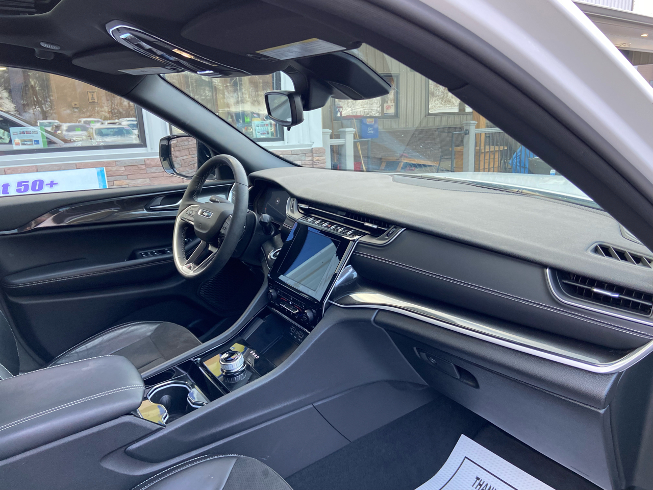 Jeep Grand Cherokee Laredo 4WD 2023