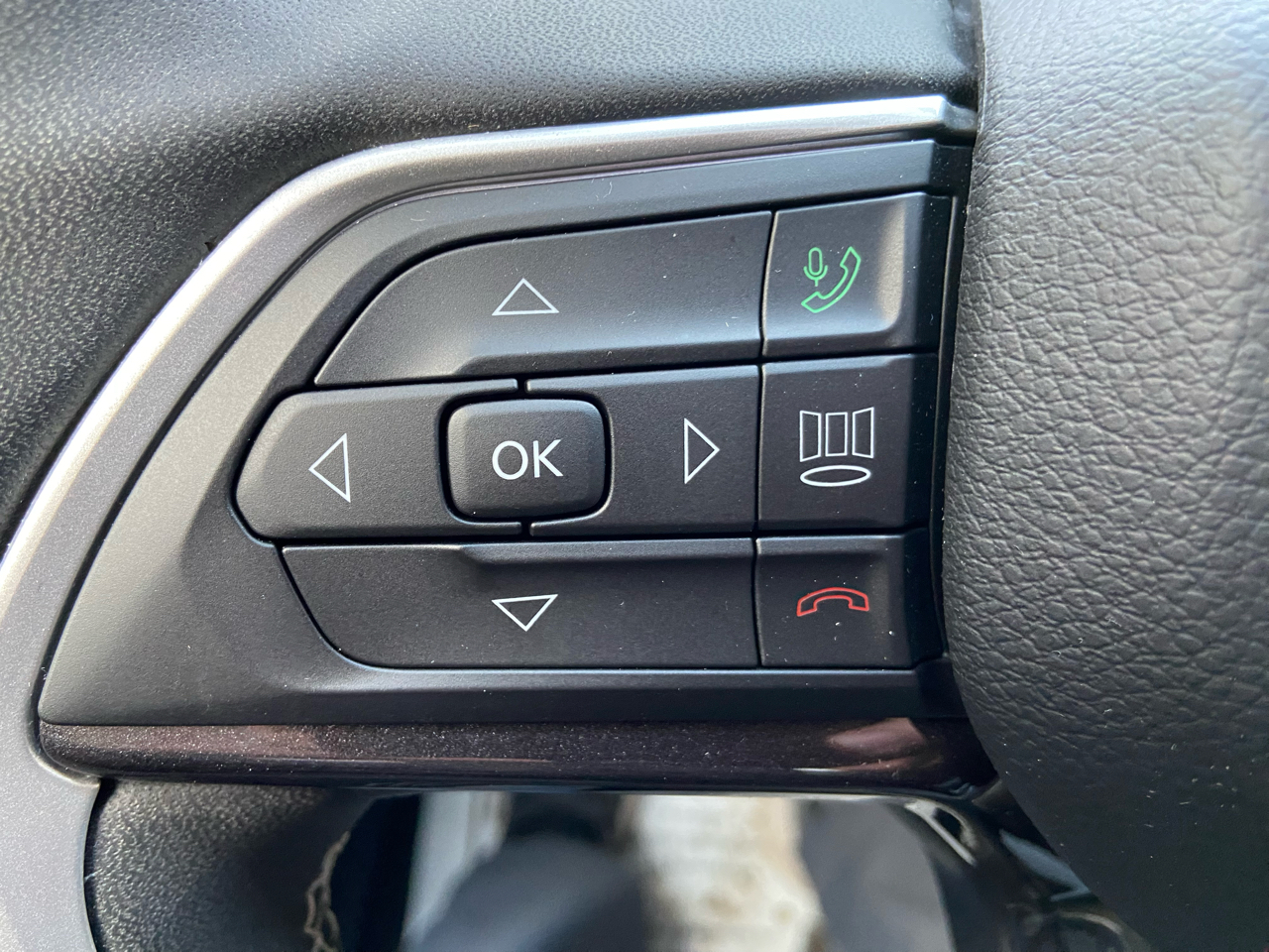 Jeep Grand Cherokee Laredo 4WD 2023