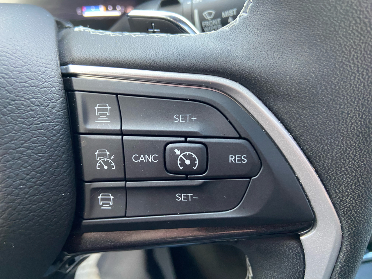 Jeep Grand Cherokee Laredo 4WD 2023