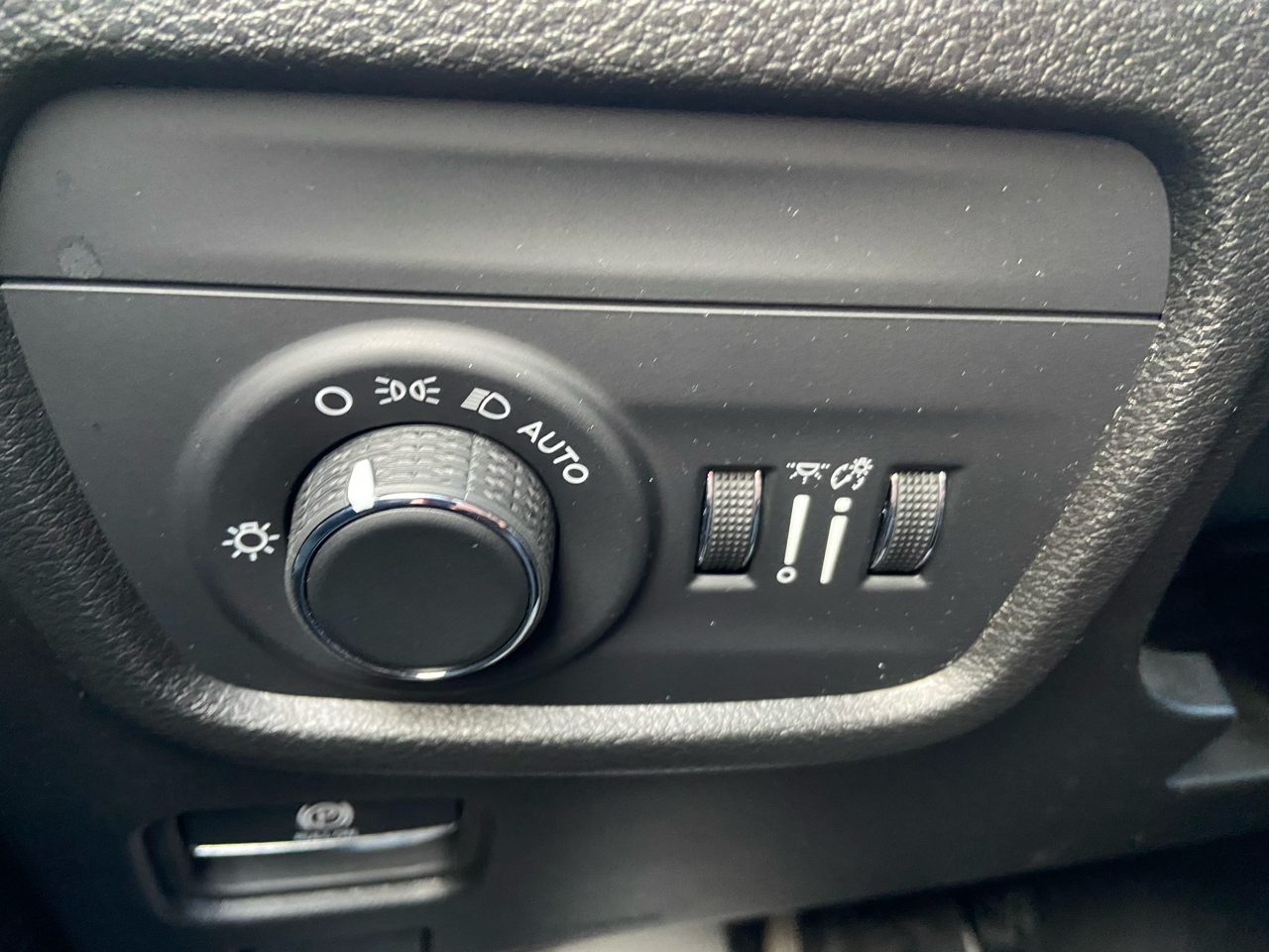 Jeep Grand Cherokee Laredo 4WD 2023