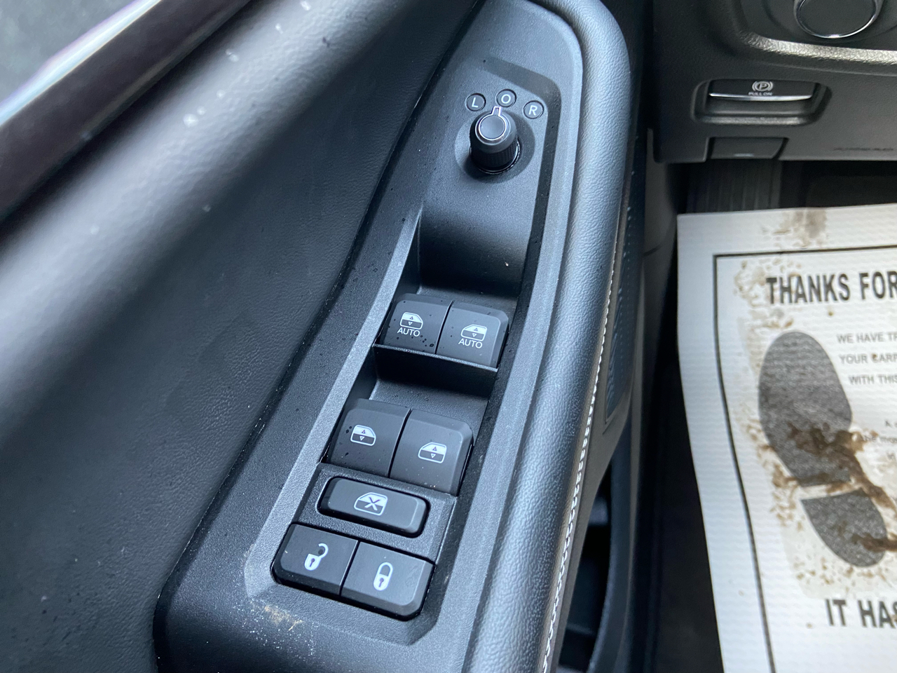 Jeep Grand Cherokee Laredo 4WD 2023