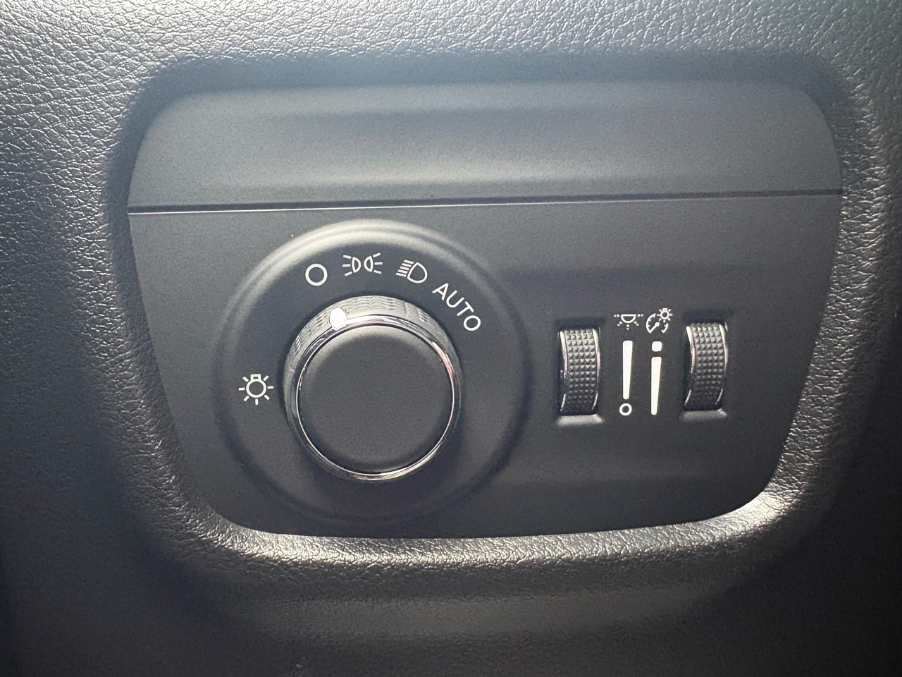 Jeep Grand Cherokee Altitude 4D SUV 4WD 2023