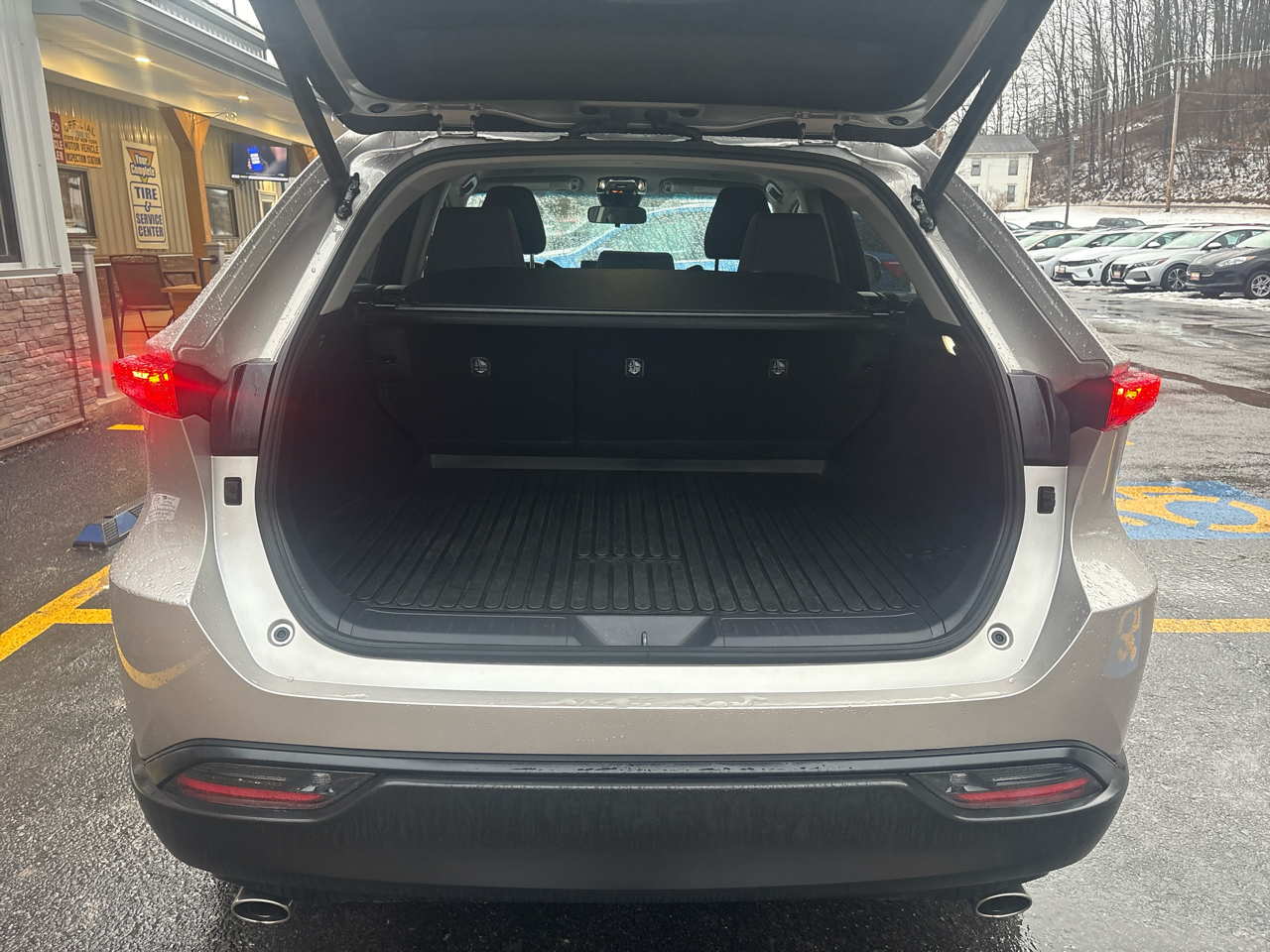 Toyota Venza LE 2023