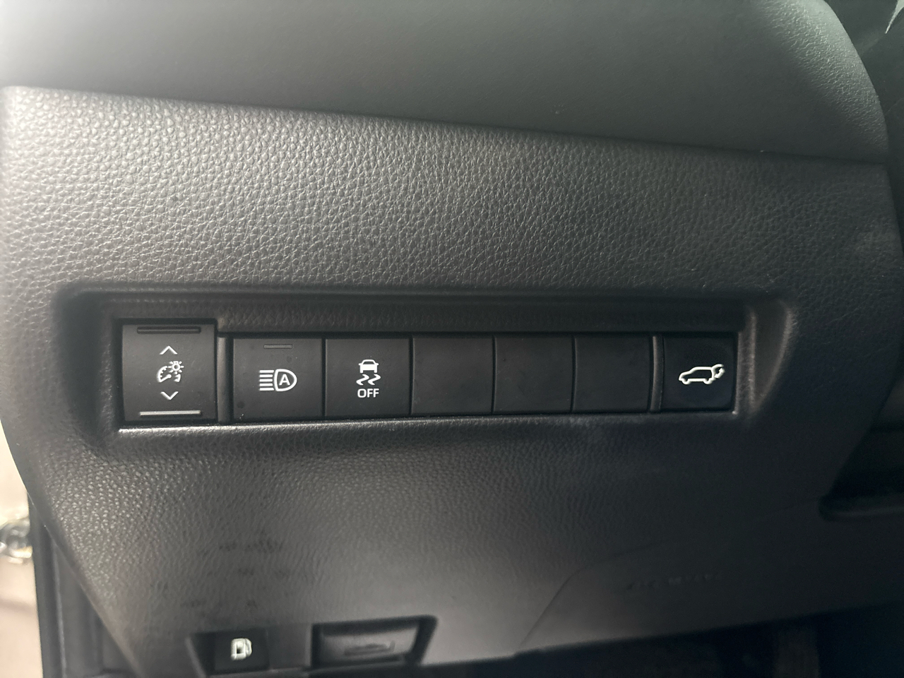 Toyota Venza LE 2023