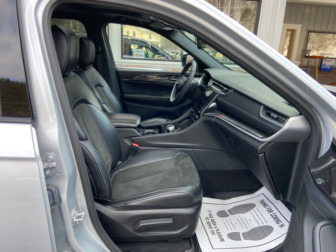 Jeep Grand Cherokee L Laredo 4WD 2023