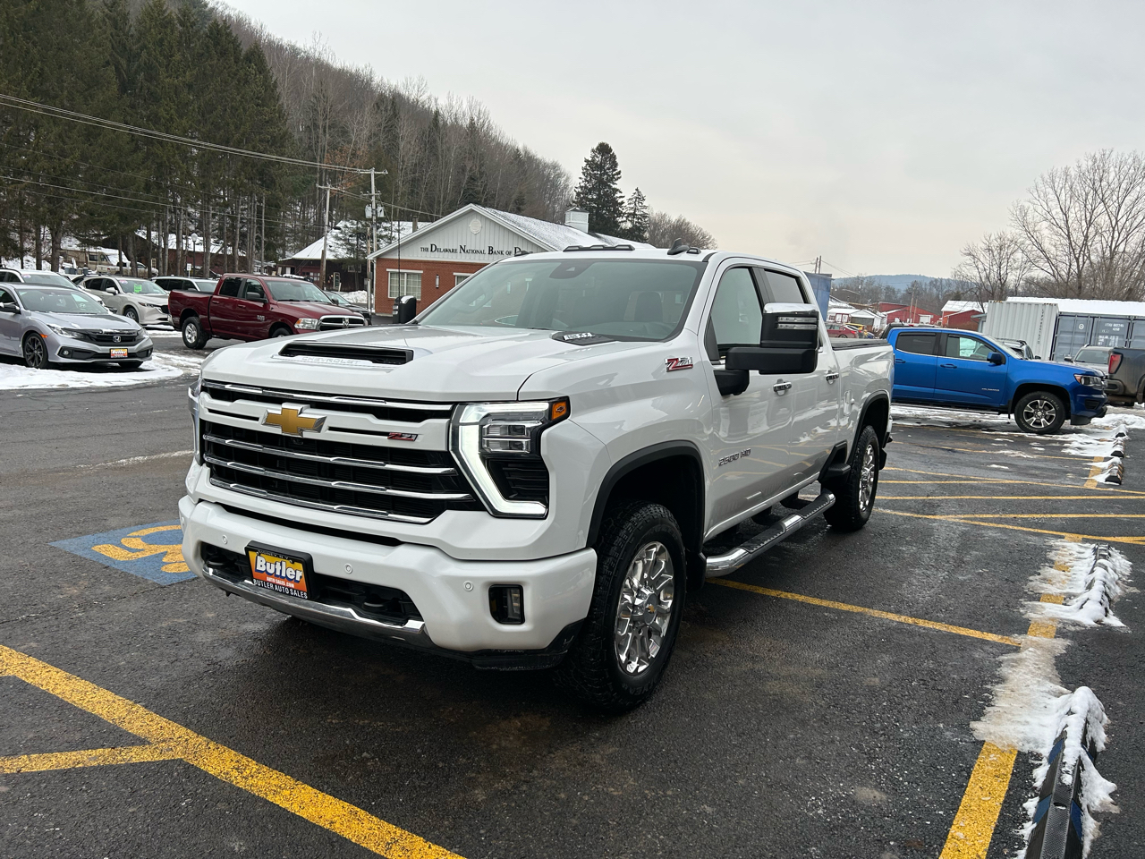 Chevrolet Silverado 2500HD LT Crew Cab Short Bed 4WD 2025