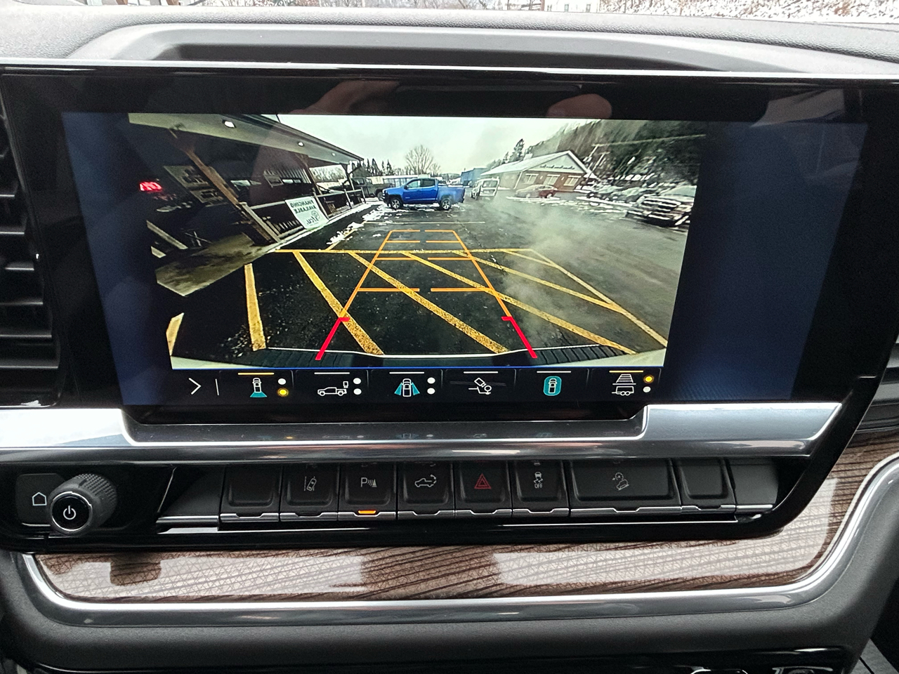 Chevrolet Silverado 2500HD LT Crew Cab Short Bed 4WD 2025