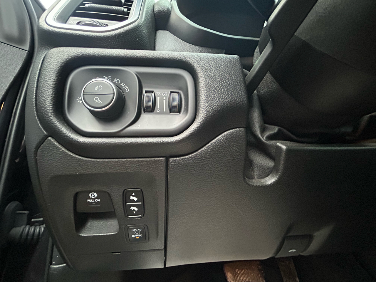 RAM 1500 Big Horn Crew Cab SWB 4WD 2019