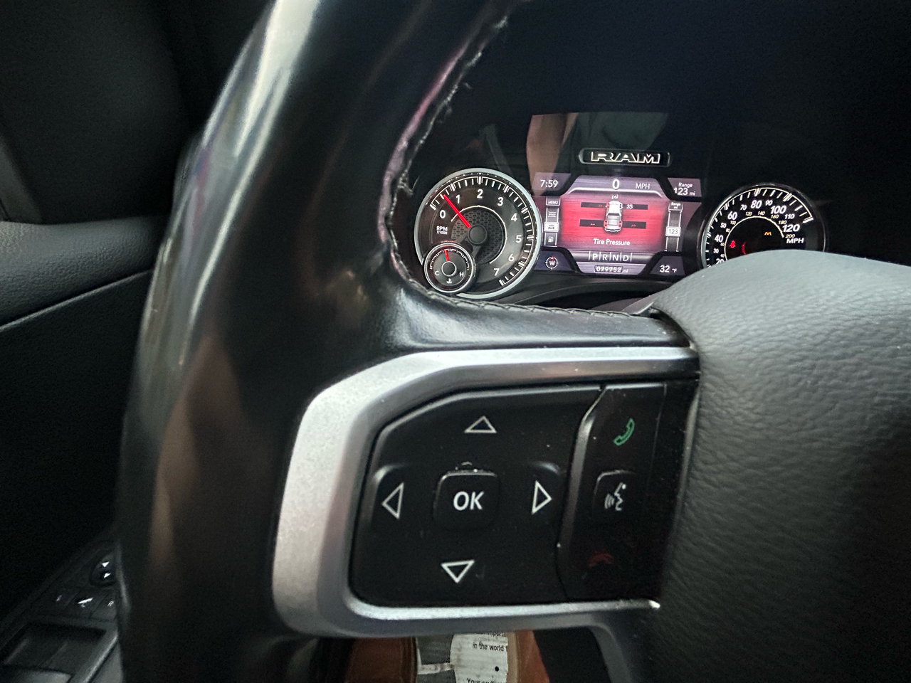 RAM 1500 Big Horn Crew Cab SWB 4WD 2019