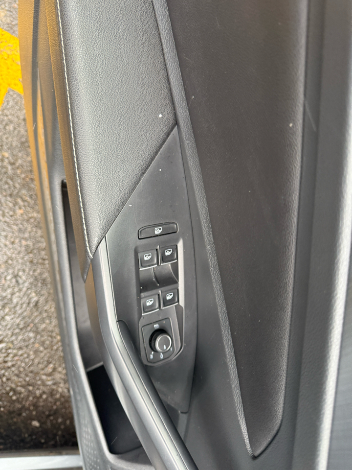 Volkswagen Jetta SE 2024