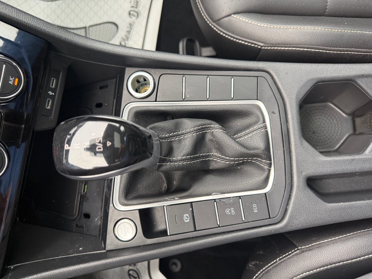 Volkswagen Jetta SE 2024