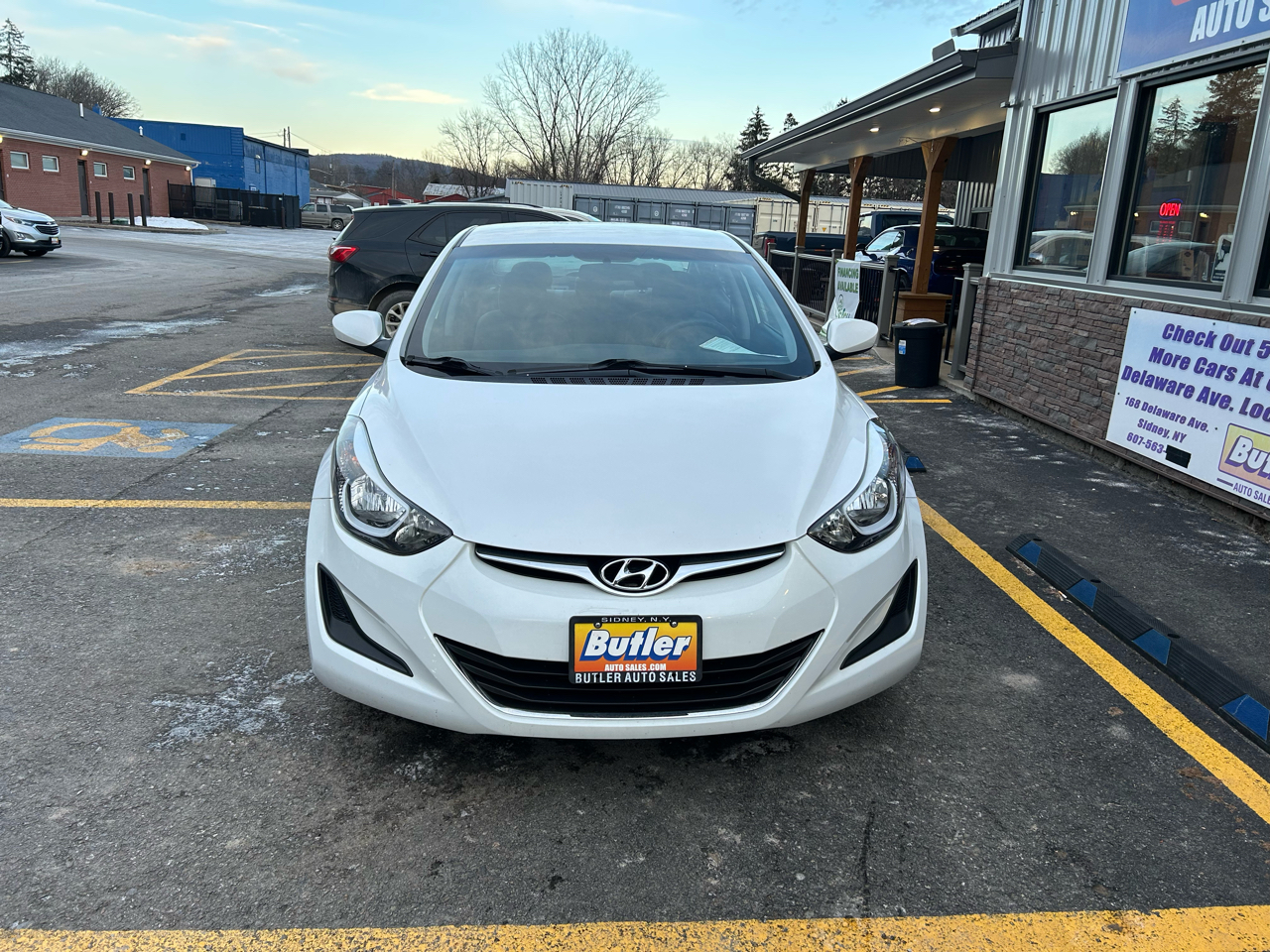 Hyundai Elantra SE 6AT 2016