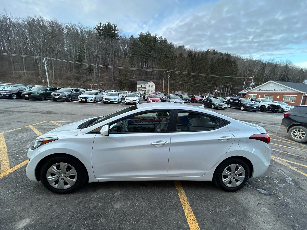 Hyundai Elantra SE 6AT 2016