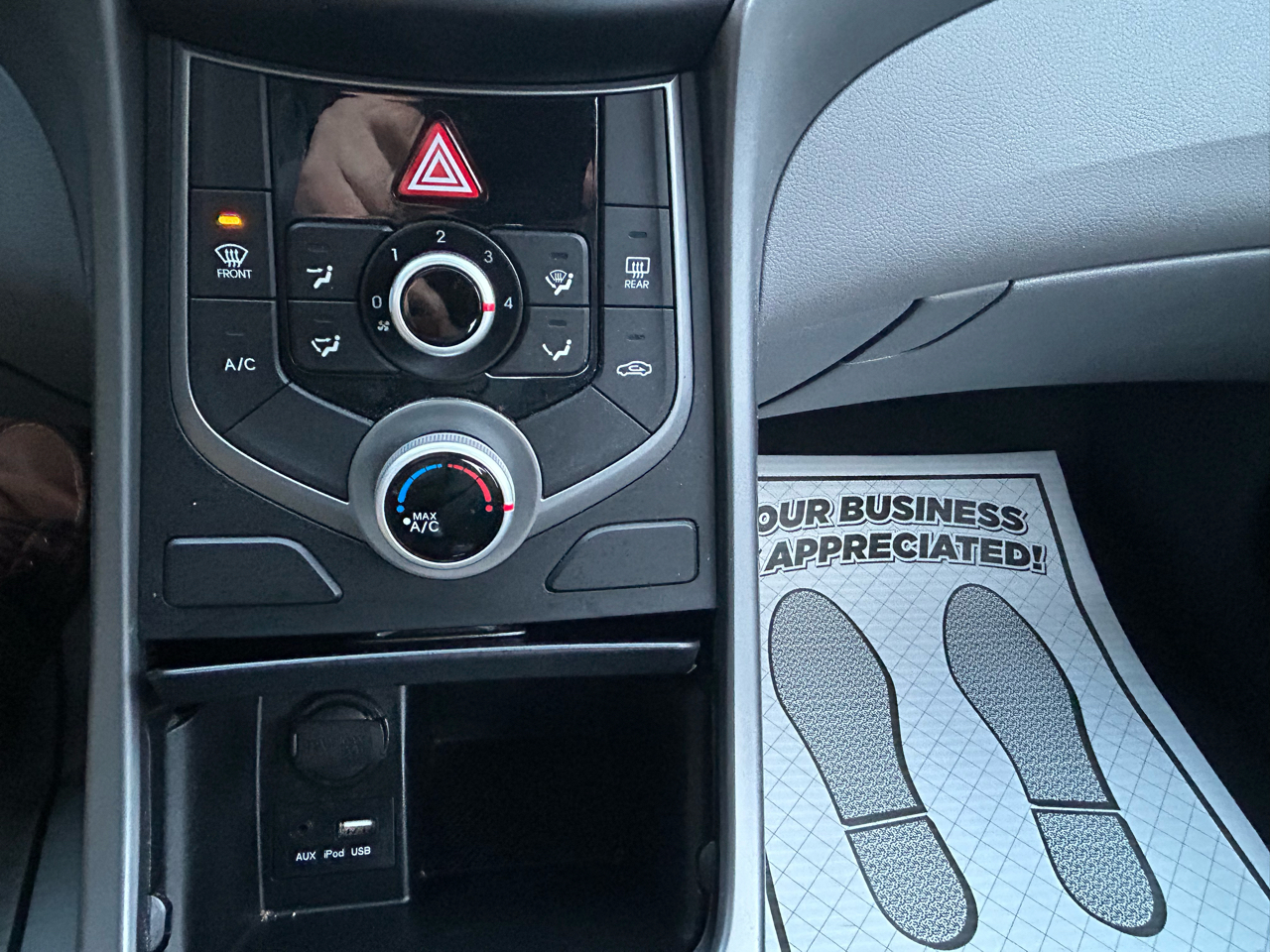 Hyundai Elantra SE 6AT 2016