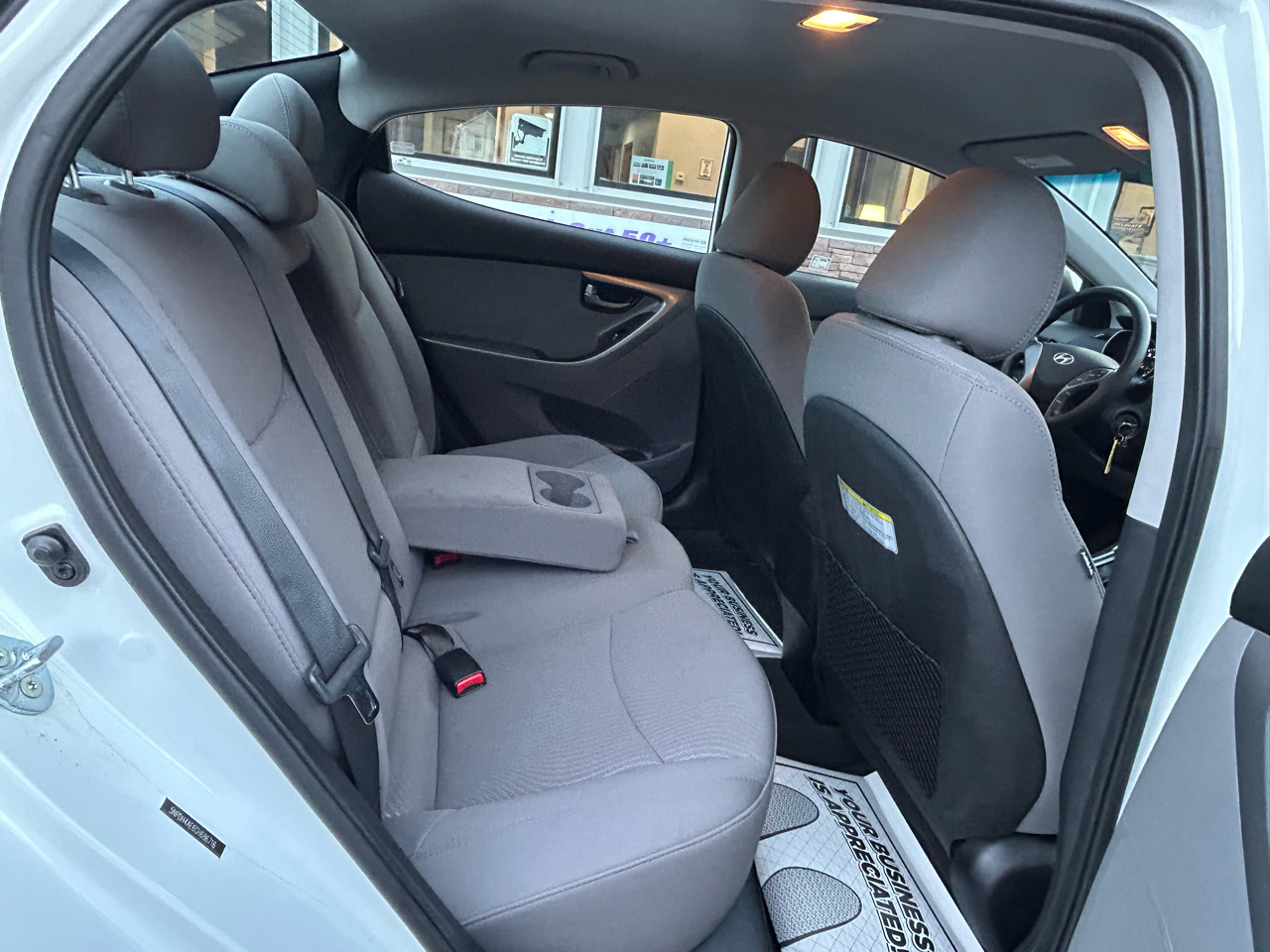 Hyundai Elantra SE 6AT 2016